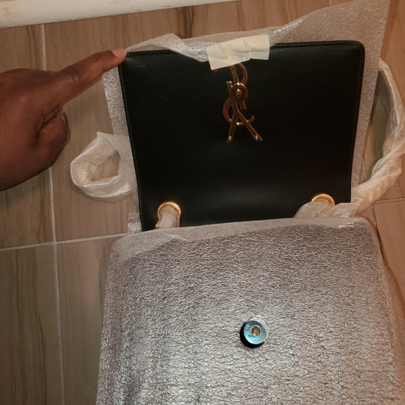 Medium Vicky YSL Monogram lambskin chain bag - Picture 4 of 9